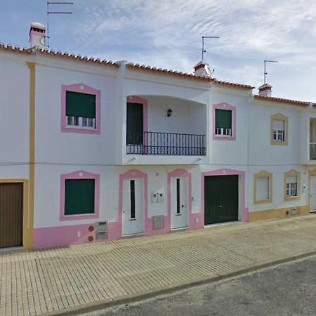 ヴィラ・ノヴァ・デ・ミルフォンテスCasa Cor-De-Rosaアパートメント エクステリア 写真
